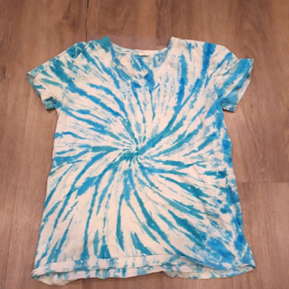 Women's Tie Dye Blue And White Short Sleeved Shirt
